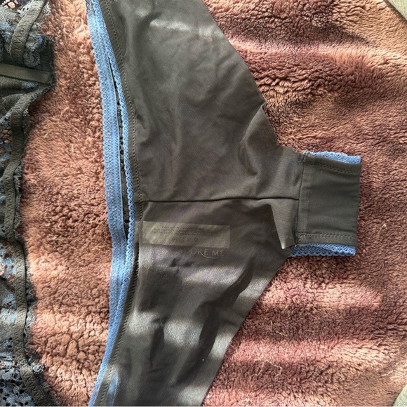 Adore Me Black and Blue Lace Bra Set NWT - Picture 5 of 5